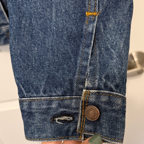 Levi's Classic Indigo Denim Jacket - Picture 4 of 10
